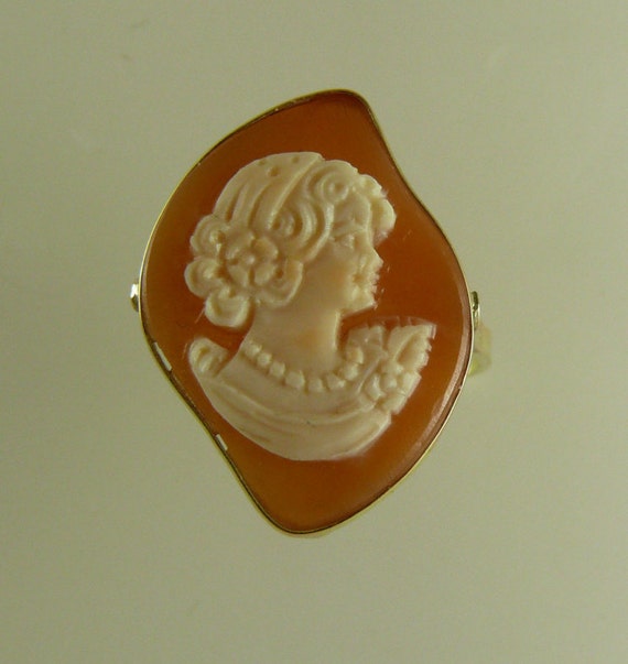 Cameo 23 mm x 17 mm Lady Face Ring with 14k Yellow Gold