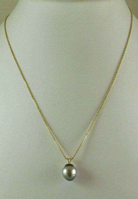 Tahitian Gray 9.7 mm x 10.2 mm Pendant with 14k Yellow Gold Chain 18" Long