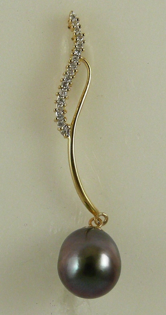 Tahitian Black 12 mm x 13.3 mm Pearl Pendant,14K Yellow Gold With Diamonds 0.19 ct