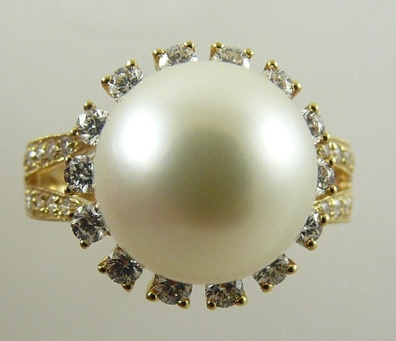 South Sea Creamy White 11.9 mm Pearl Ring,18k Yellow Gold with Diamonds 0.90 ct