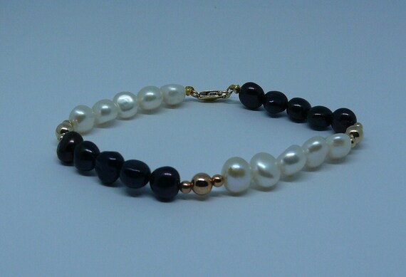 Freshwater 6-7mm Flat Pearl Bracelet with 14k Gold Filled beads and Lobster Lock