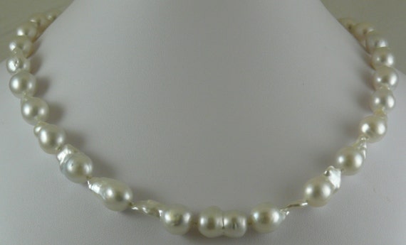 South Sea White Baroque 10.1 mm x 11.4 mm Pearl Necklace, 14KW Gold Clasp