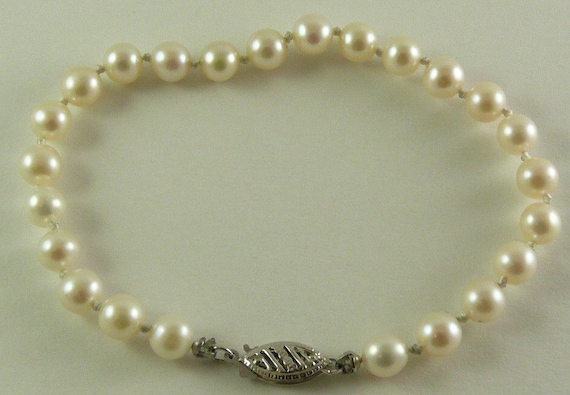 Freshwater Pearl Round 5.5mm - 5.7mm Bracelet 14k White Gold Fish Lock 7 1/4"