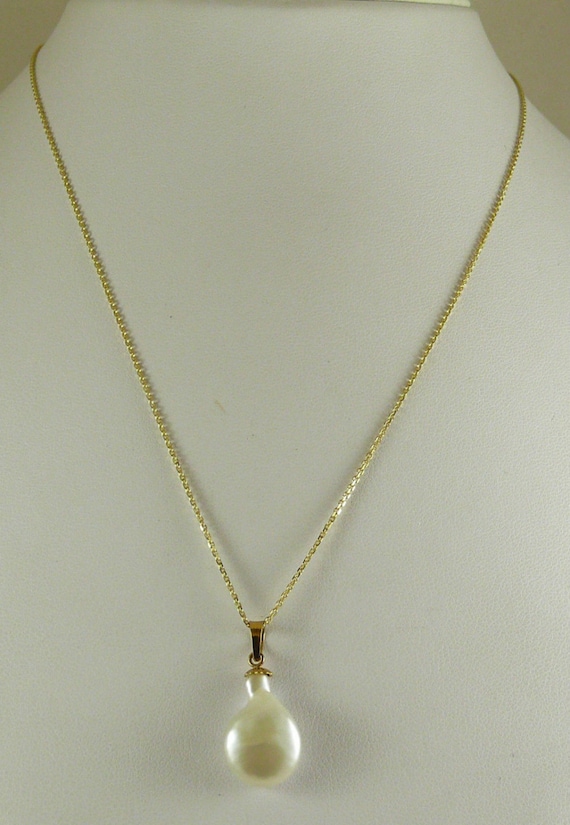 Freshwater 12.2mm x 18.0mm Pearl Pendant 14k Yellow Gold with Chain 18''