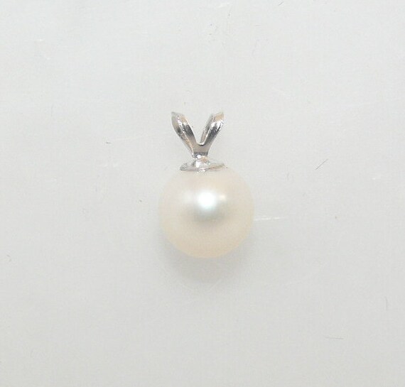 Freshwater 8.3 mm Round Pearl Pendant 14k White Gold