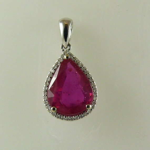Ruby African 4.12ct Pendant 18k White Gold and Diamonds 0.10ct