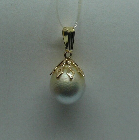 South Sea Pearl 10.8 mm x 13.2 mm Pendant 14k Yellow Gold
