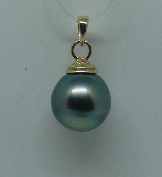 Tahitian 10.6 mm Round Pearl Pendant with 14k Yellow Gold