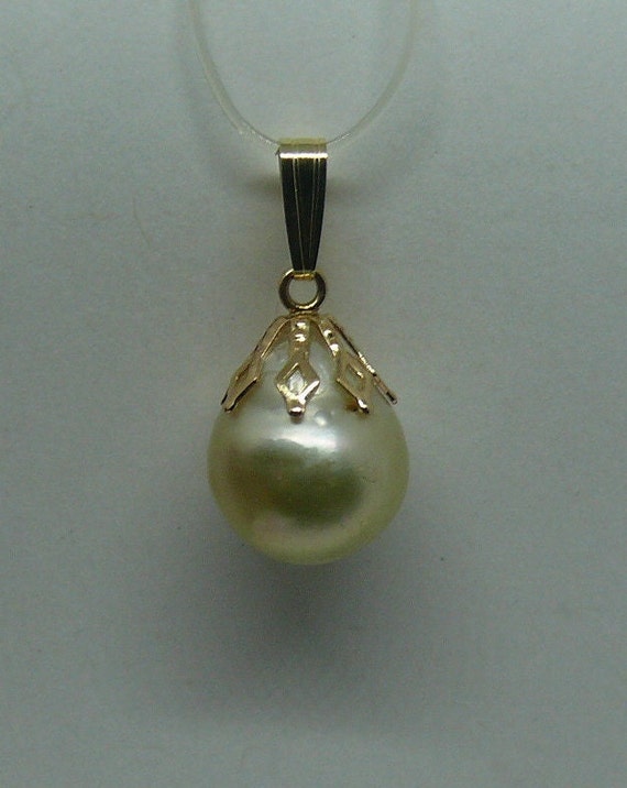 South Sea Light Golden Pearl 11.2 mm x 13.5 mm Pendant 14k Yellow Gold