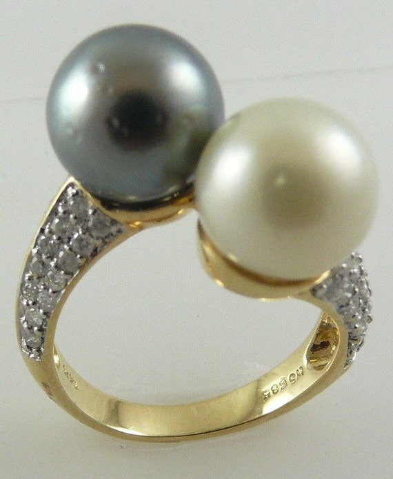 Tahitian Black 10.4mm & South Sea White 10.1mm Pearl Ring 14k Gold w Dia 0.56ct
