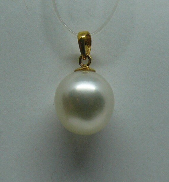 South Sea White Pearl 11.0 mm x 11.7 mm Pendant 14k Yellow Gold