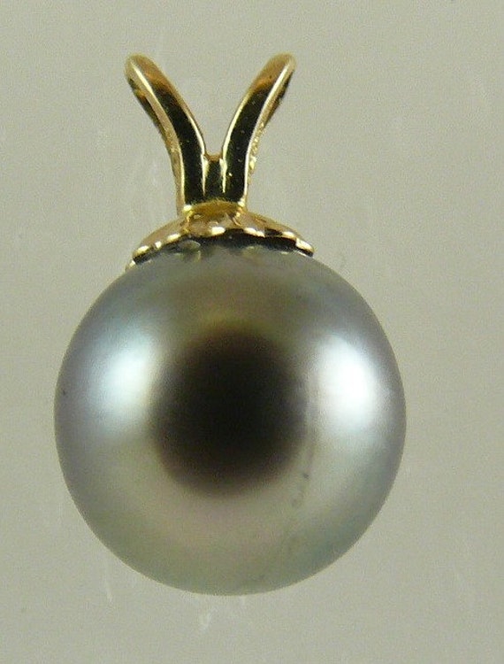 Tahitian Dark Gray 8.5mm Pearl Pendant 14k Yellow Gold