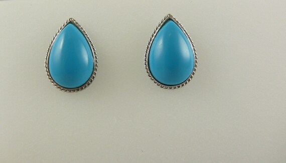 Reconstituted Turquoise 14.7 mm x 9.8 mm Earring 18k White Gold