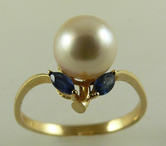 Akoya 7.7mm White Pearl and Sapphire 0.23ct Ring 14k Yellow Gold