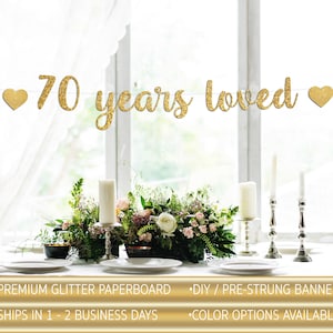 Banner de 70 años de amor, banner de 70 cumpleaños, banner con purpurina, decoraciones de 70 cumpleaños, banner en cursiva, banner en cursiva con corazones