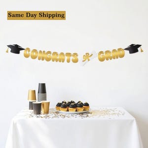 Class of 2026 Banner – Gold Foil Graduation Party Decor – Elegant Senior 2026 Celebration Backdrop