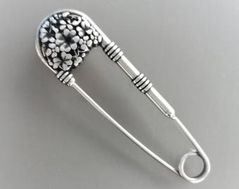 Brooch 6.1 cm silver color flower decoration