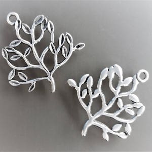 2 pendentifs 3,4 cm arbre de vie coloris argent image 2