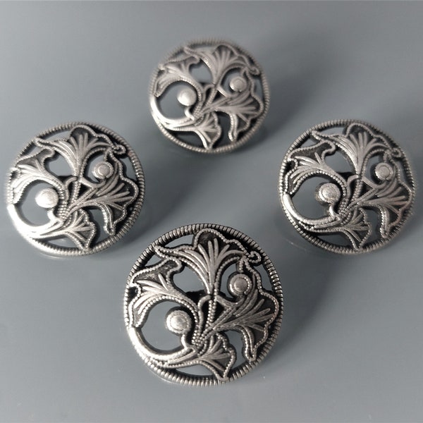 4 boutons ronds 23 mm métal gravé et ajouré coloris argent noirci