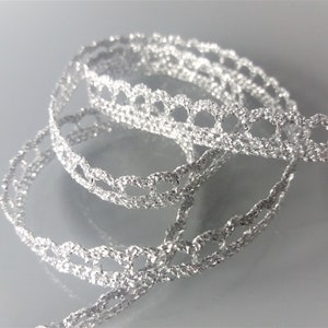 Dentelle coloris argent largeur 8 mm