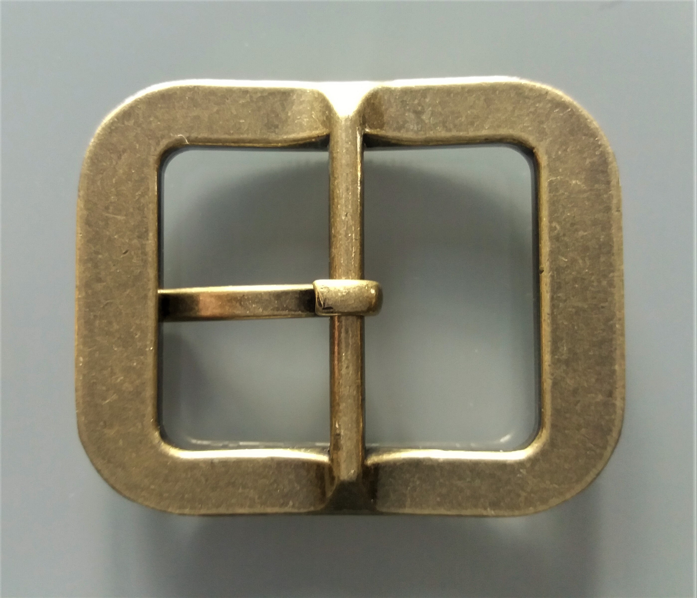 Fibbia rettangolare bombata con ardiglione di metallo art. FM0001 conf Fibbia rettangolare bombata con ardiglione di metallo art. FM0001 conf
