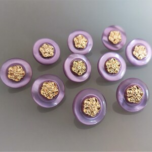 10 boutons ronds fantaisies 18 mm plastique mauve et doré image 2