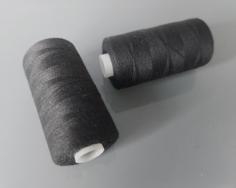 2 Bobines de 500 mètres de fil à coudre noir en polyester