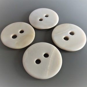 4 round buttons in natural mother-of-pearl diameter 36 mm zdjęcie 1