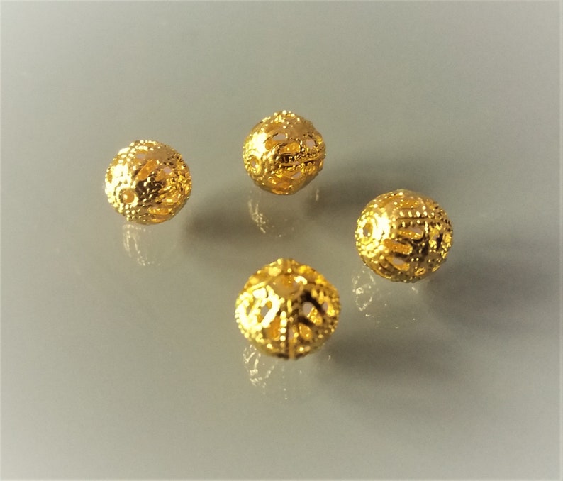 30 filigree beads 8 mm golden color