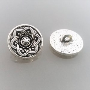 8 boutons ronds 14 mm métal gravé coloris argent image 3