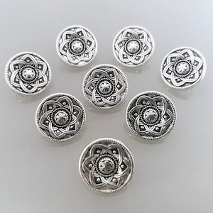 8 boutons ronds 14 mm métal gravé coloris argent image 1