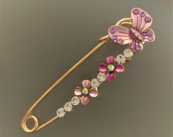 Broche dorée et mauve 7,2 cm papillons, fleurs et strass