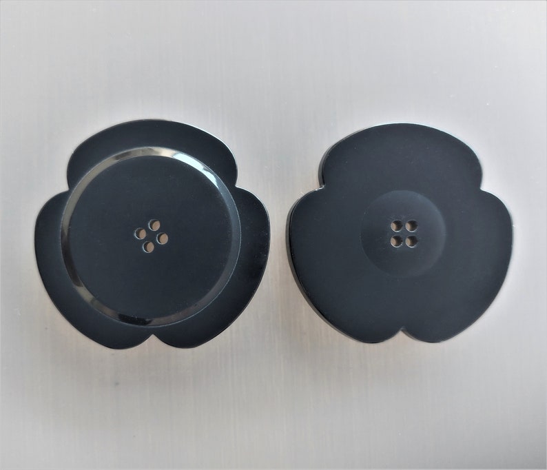 3 Boutons fleurs 4 cm plastique coloris noir image 4