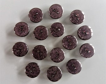 15 boutons ronds 12 mm noirs avec paillettes violettes