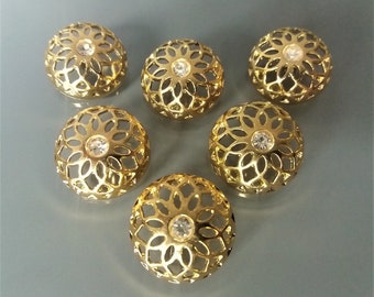 6 boutons boules 25 mm métal ajouré doré et strass