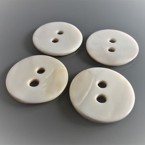 4 round buttons in natural mother-of-pearl diameter 36 mm zdjęcie 2