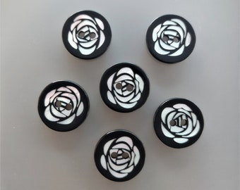 6 boutons 18 mm noirs avec fleur nacre