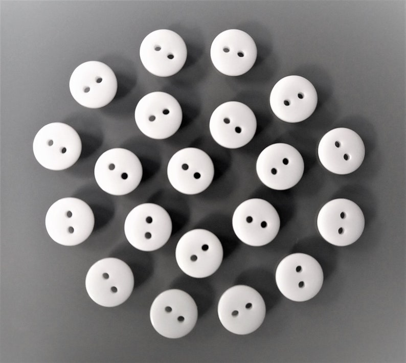 30 boutons ronds 10 mm plastique blanc image 2