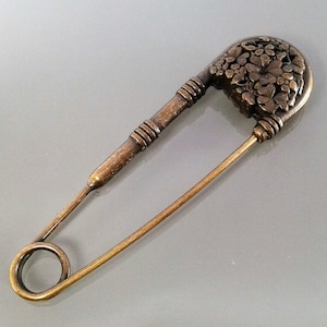 Brooch 6.1 cm bronze flower decoration image 1