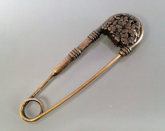 Brooch 6.1 cm bronze flower decoration