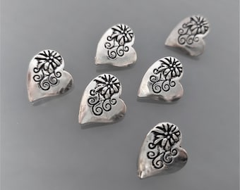 6 buttons 20 mm silver-colored metal hearts