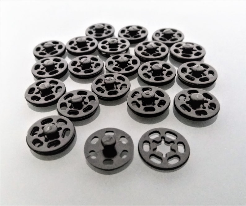 20 round snaps 15 mm black plastic image 1