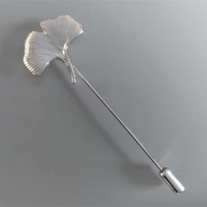 Gingko leaf fibula in silver-coloured metal