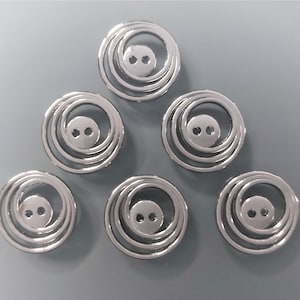 6 boutons fantaisies 18 mm métal coloris argent image 1