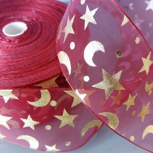 2 mètres de ruban organza 40 mm coloris bordeaux motifs dorés