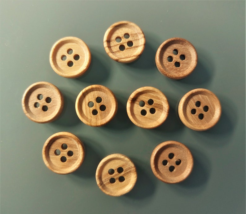 10 boutons bois ronds 12 mm 4 trous image 1