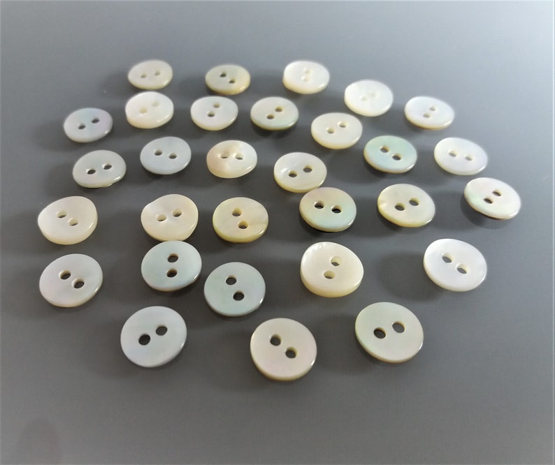 30 boutons ronds en nacre naturelle de diamètre 9 mm image 2