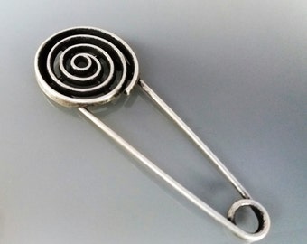 Spilla 7,5 cm testa a spirale colore argento annerito