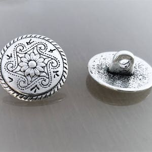 8 round buttons 15 mm silver engraved silver image 3