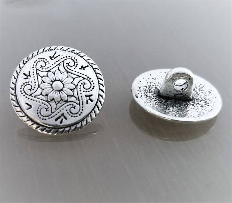 8 round buttons 15 mm silver engraved silver image 3